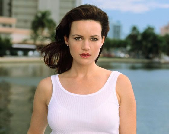 Carla Gugino Brings The Afternoon Links