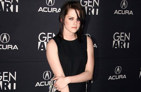 As expected kristen stewart looks bored out of her mind