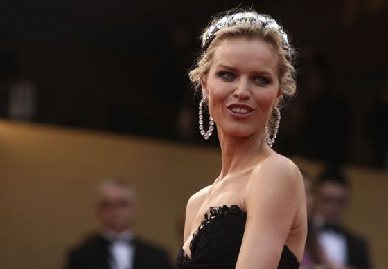eva herzigova wiki. Looking at the third pic, is it just me or does Eva look a little too thin?
