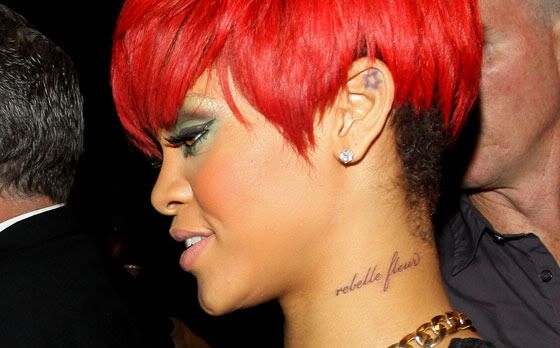Rihanna tattoo rebelle fleur