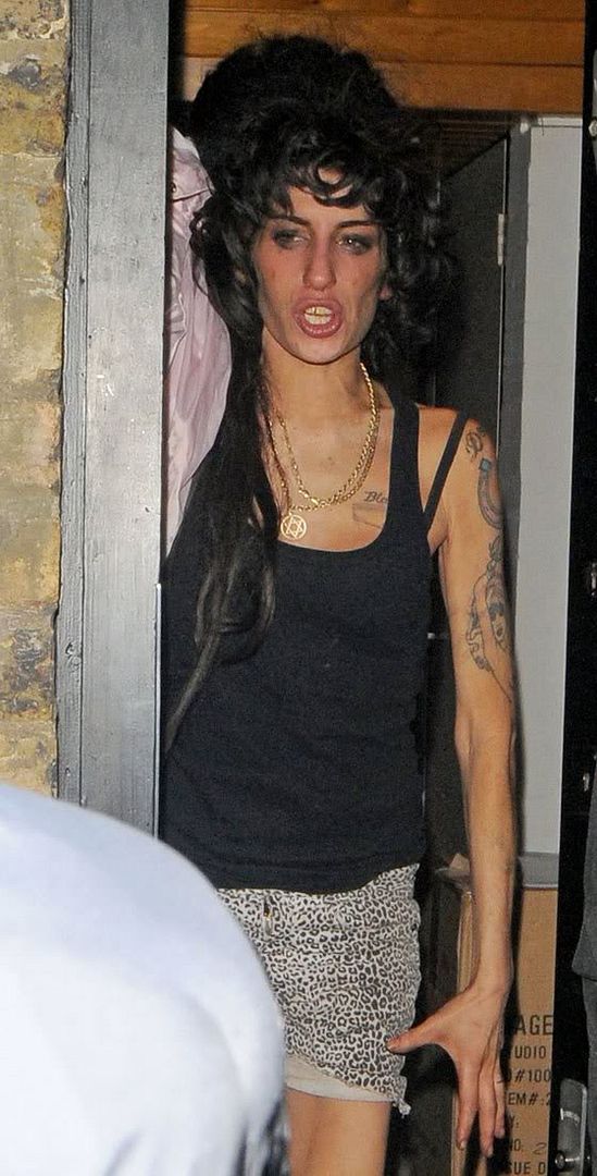 amy-winehouse-on-crack090809.jpg