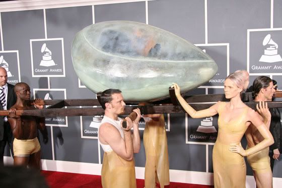 lady gaga goes down on woman. Gaga won a Grammy Award for
