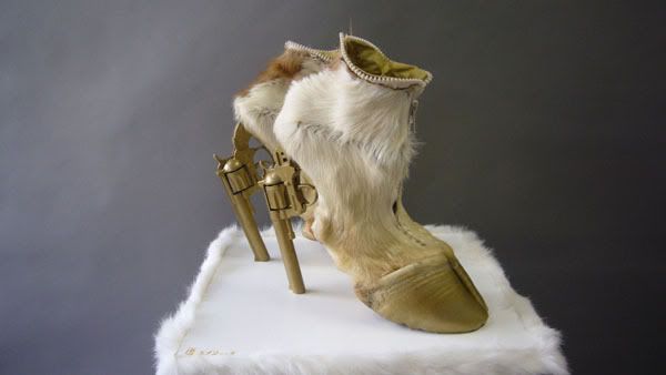 horse-hooves-heels-03021201.jpg