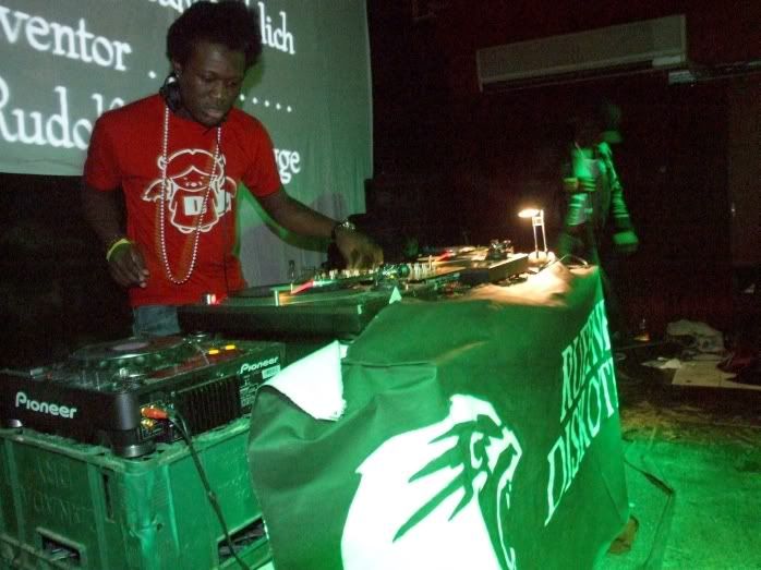 DJ11.jpg