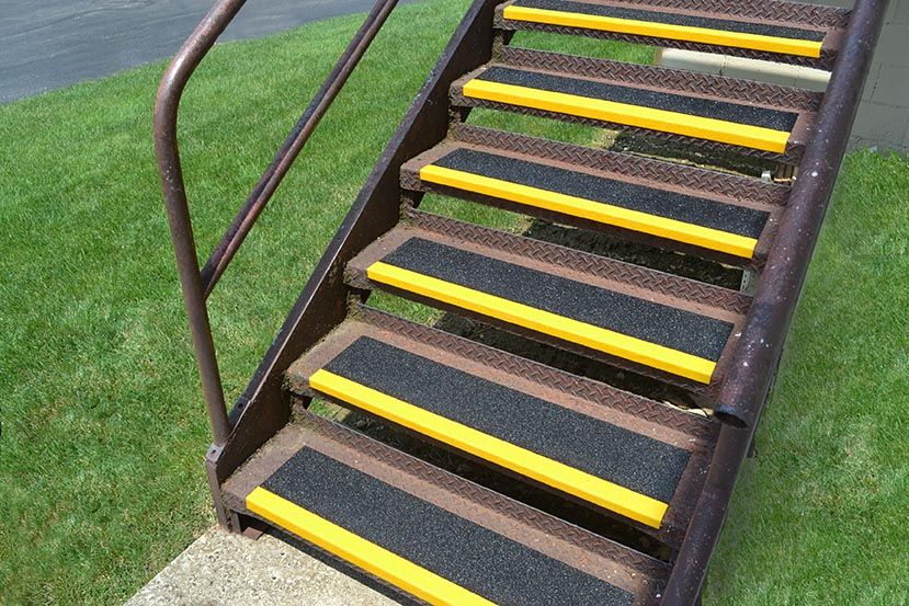 Fiberglass Medium Grit Step Cover Black with Yellow Nosing