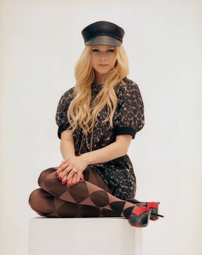 Avril Lavigne в журнале Nylon (15 фотографий)