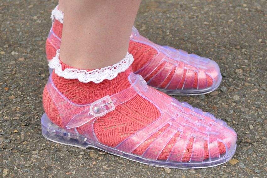 JellyBeans-clear-jelly-sandals.jpg