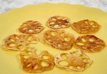 Fried lotus chips