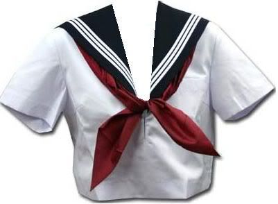 Una tipica camicia scolastica con collo alla marinara