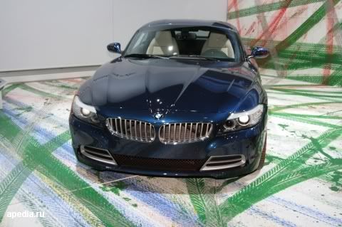 Фотографии Арт-кар на основе нового BMW Z4 на автосалоне в Нью-йорке