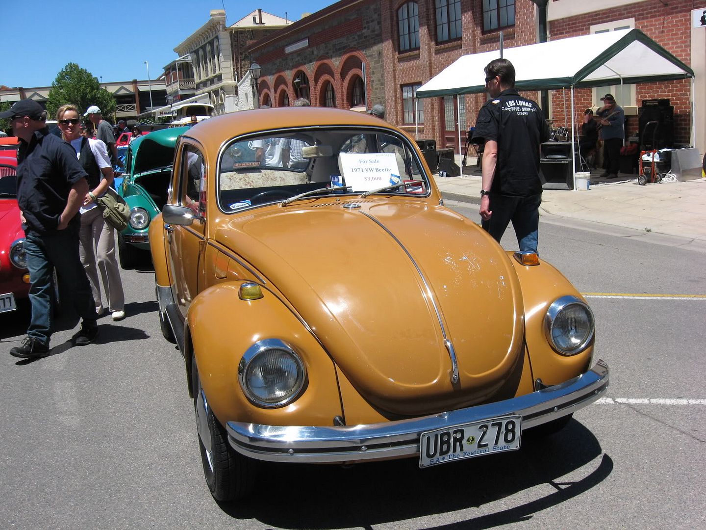 http://i216.photobucket.com/albums/cc78/vwphaetonfan/Volksfest2008073.jpg