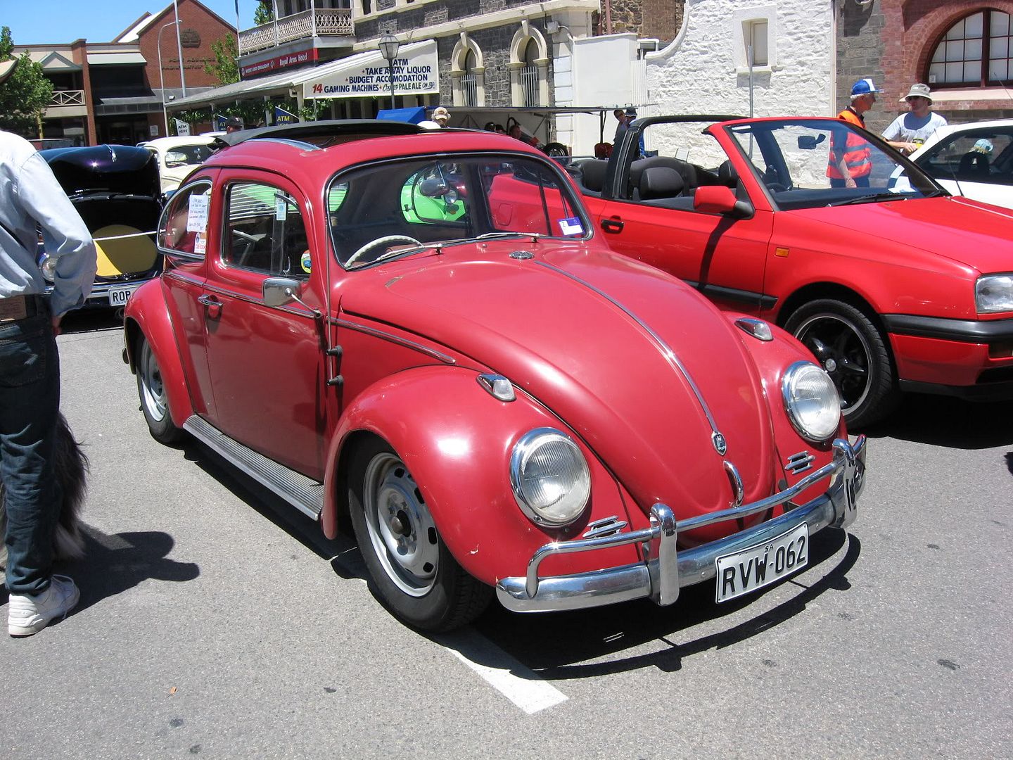 http://i216.photobucket.com/albums/cc78/vwphaetonfan/Volksfest2008108.jpg