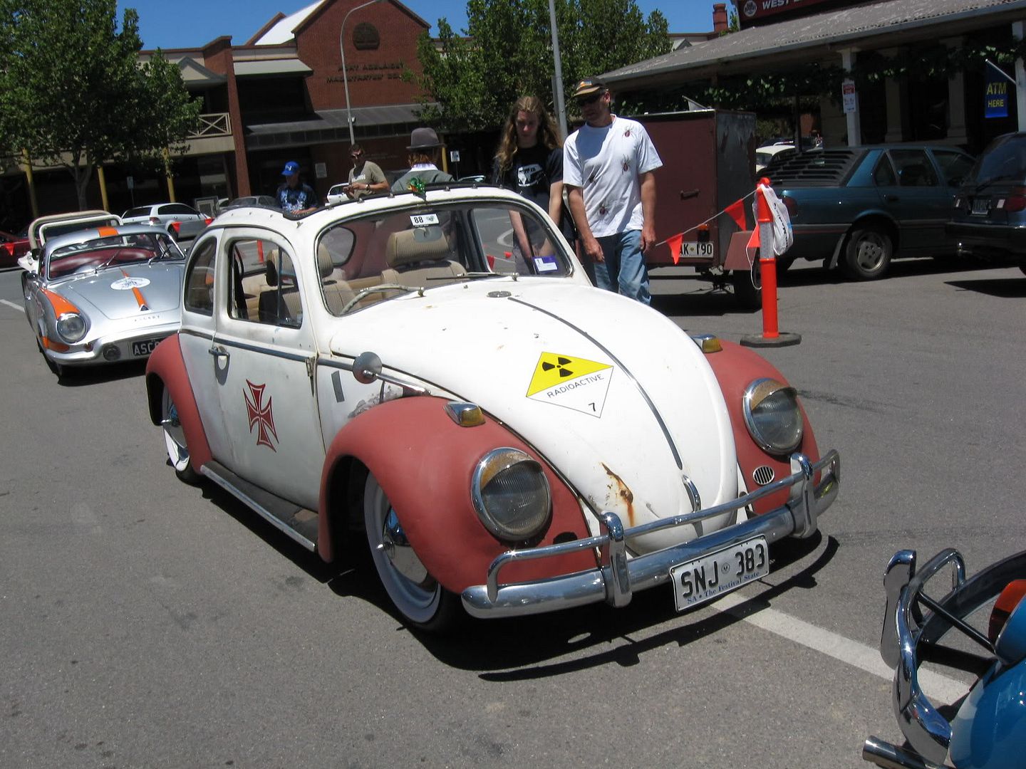 http://i216.photobucket.com/albums/cc78/vwphaetonfan/Volksfest2008141.jpg