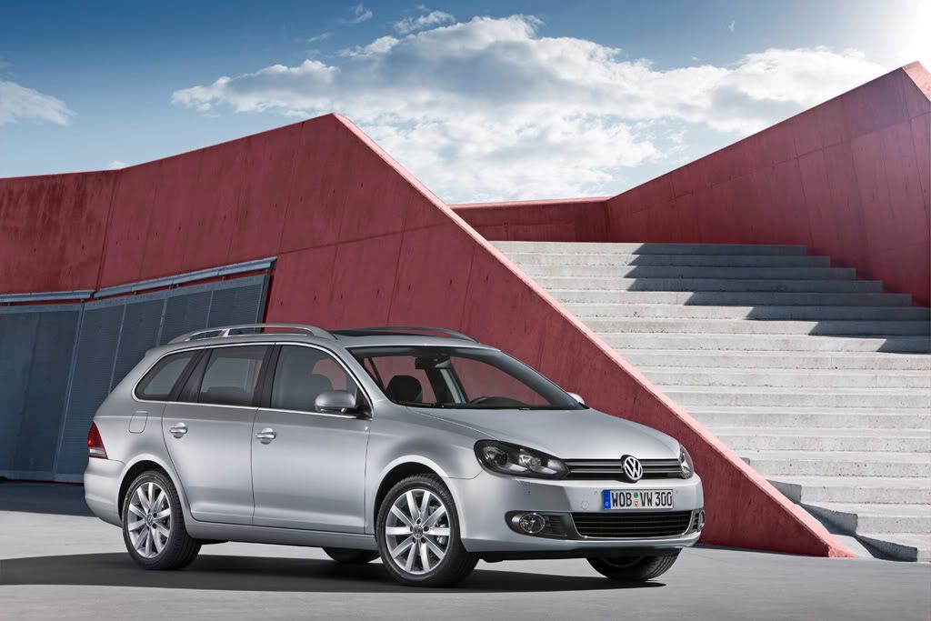 Volkswagen AG has released photos of the new facelifted Golf Jetta Wagon