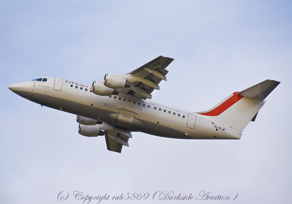 http://i216.photobucket.com/albums/cc86/spotter_05/26-12-07/cityjet2-border.jpg