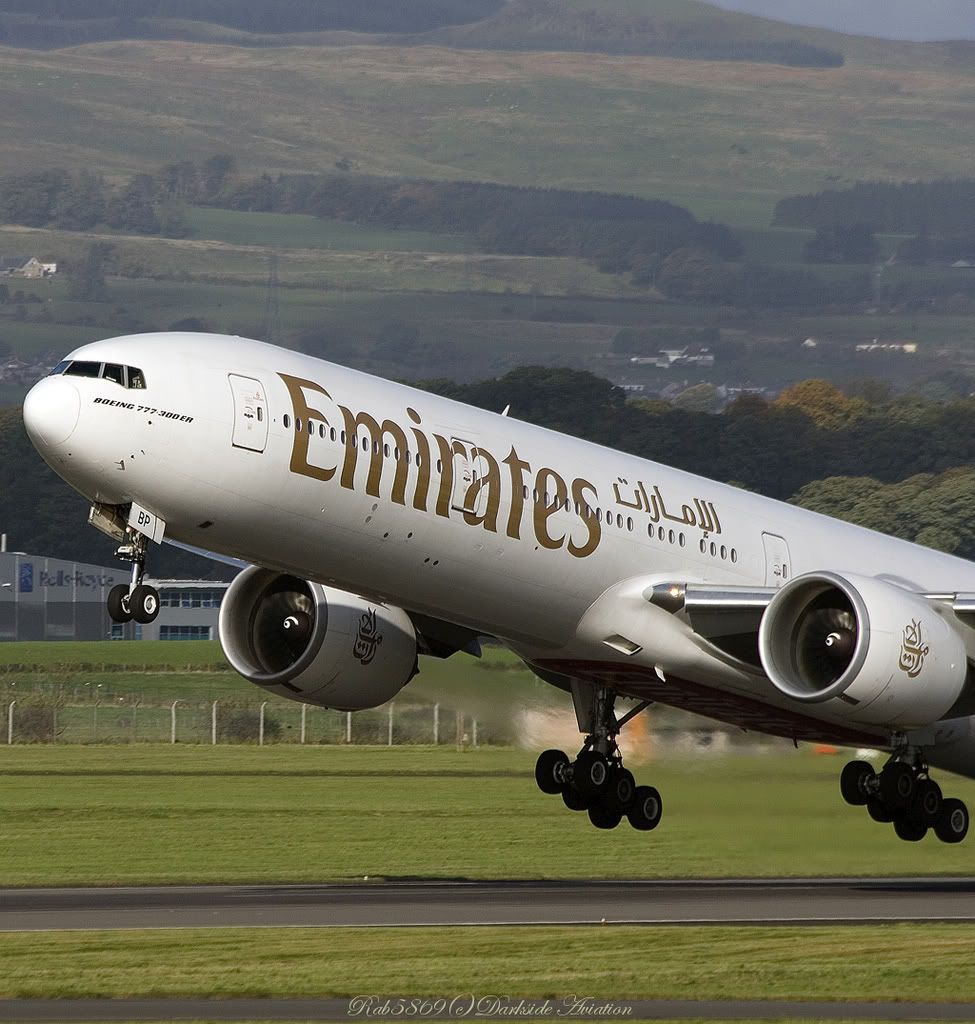http://i216.photobucket.com/albums/cc86/spotter_05/EGPF%2011-10-08/emirates2-border.jpg