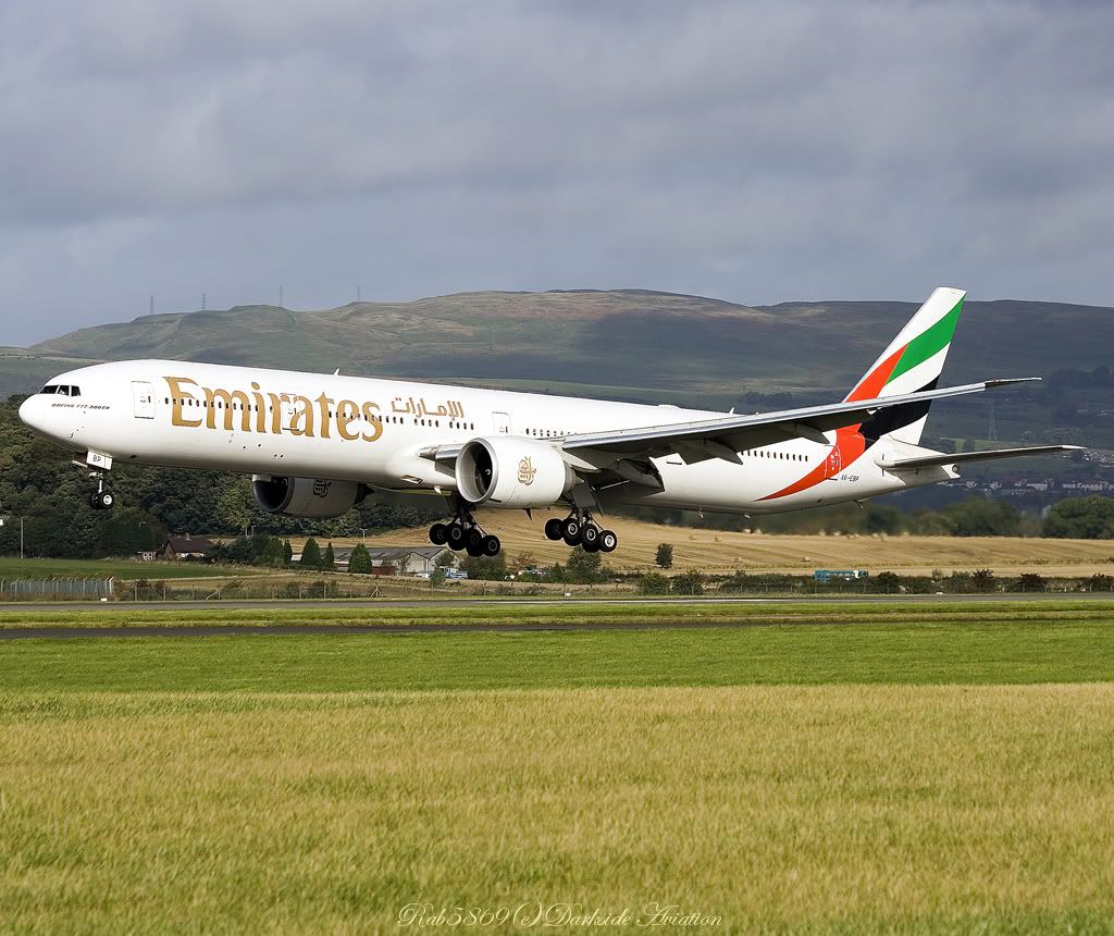 http://i216.photobucket.com/albums/cc86/spotter_05/EGPF%2011-10-08/emiratesa6-ebpboeing777-300er-borde.jpg
