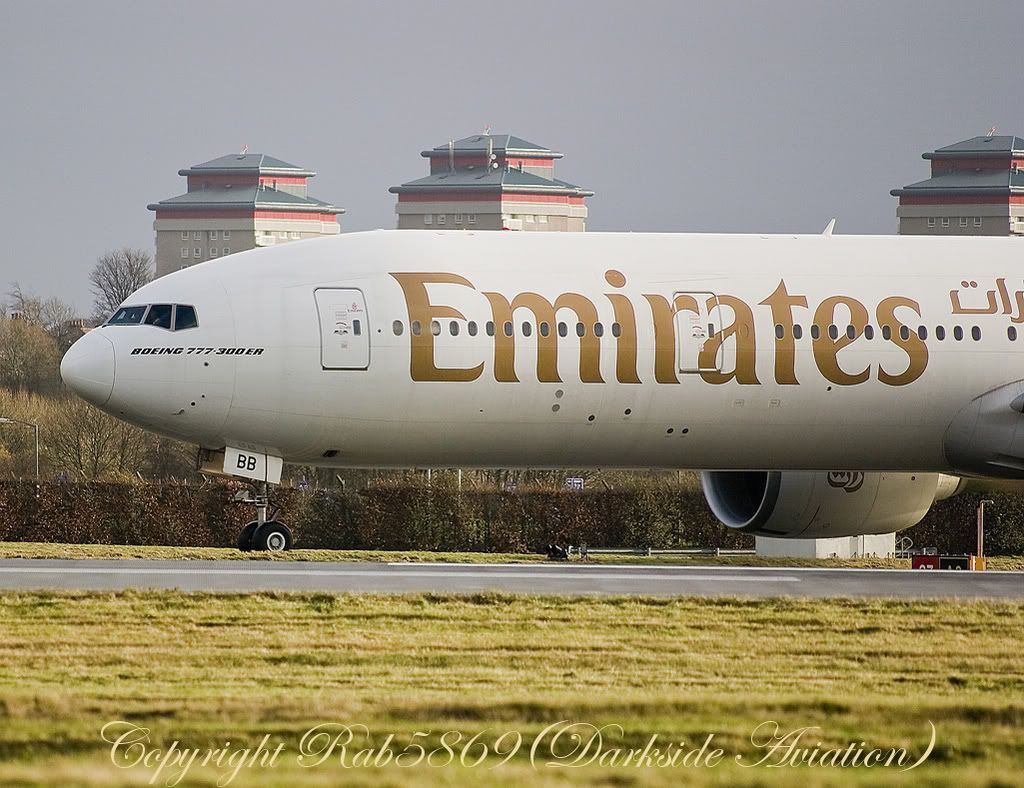 http://i216.photobucket.com/albums/cc86/spotter_05/EGPF%2024-11-07/emirates1-border.jpg