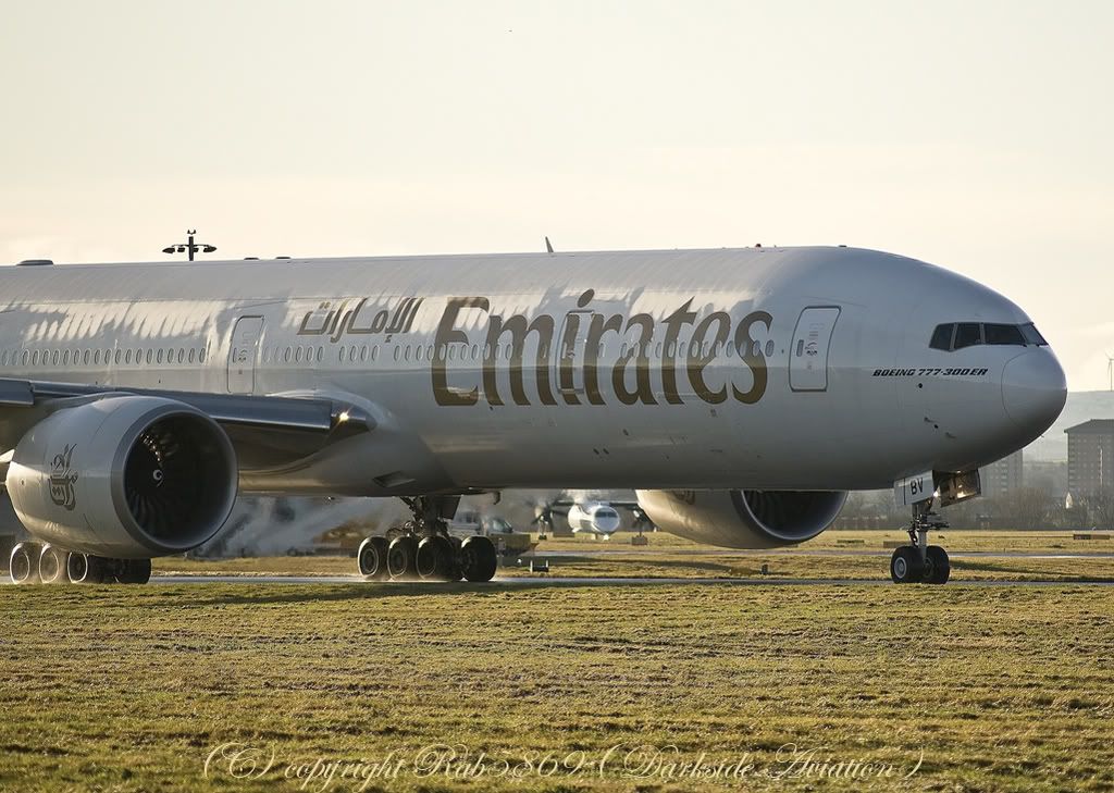 http://i216.photobucket.com/albums/cc86/spotter_05/EGPF%2029-12-07/emirates3-border.jpg