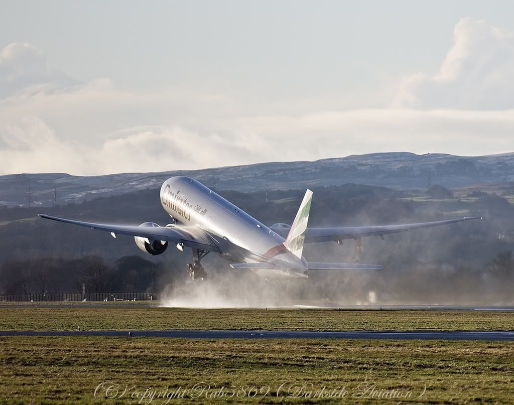 http://i216.photobucket.com/albums/cc86/spotter_05/EGPF%2029-12-07/emirates4-border.jpg