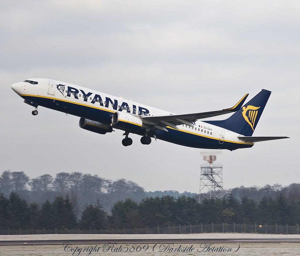http://i216.photobucket.com/albums/cc86/spotter_05/EGPH%2016-12-07/ryanair3-border.jpg
