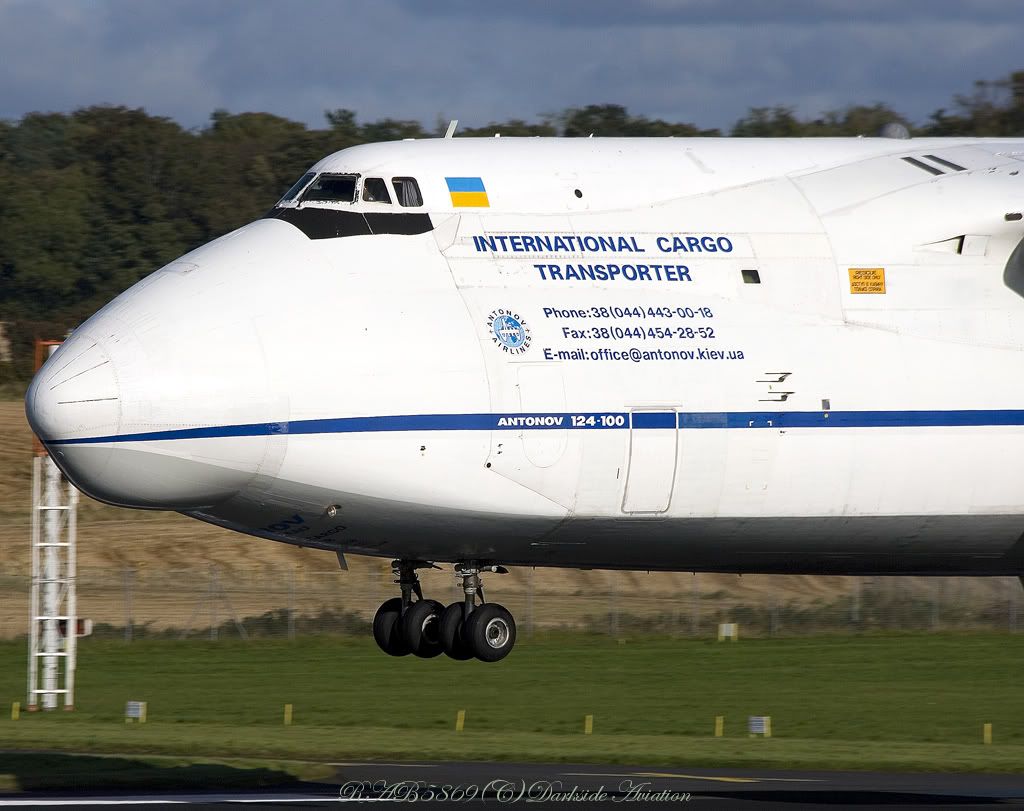 http://i216.photobucket.com/albums/cc86/spotter_05/egpk%2005-10-08/antonov124-border.jpg