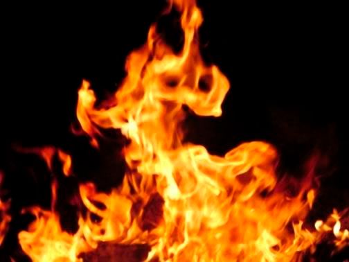 https://i216.photobucket.com/albums/cc120/bakinacake/fire.jpg