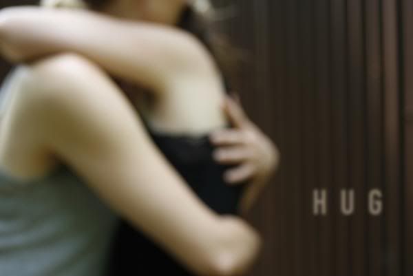 https://i216.photobucket.com/albums/cc230/Mishell__/hug.jpg